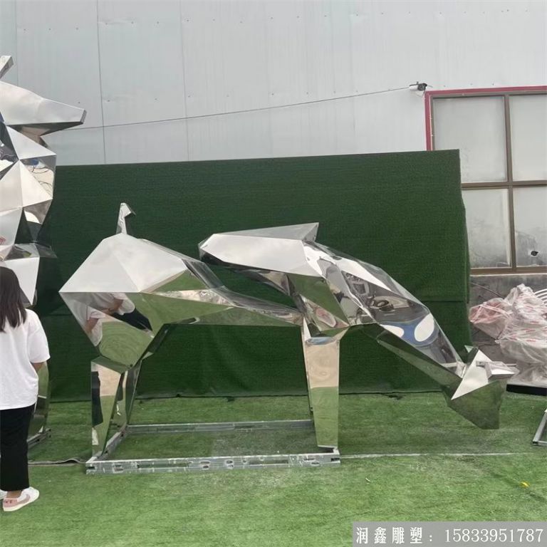 不銹鋼切面鹿雕塑，公園草坪鹿雕塑
